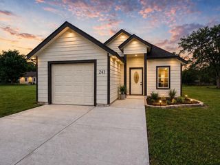 241 SE 19 Th St, Hempstead, TX 77445