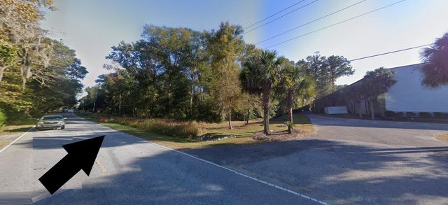 692 Bear Swamp Road, Johns Island, SC 29455