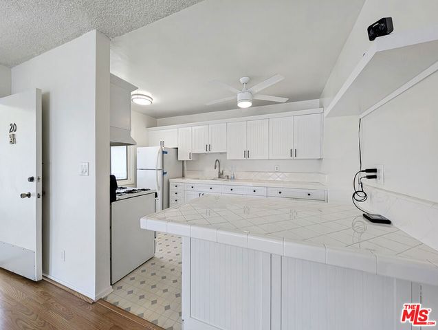 440 Raymond Avenue 20, Santa Monica, CA 90405