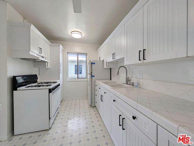 440 Raymond Avenue 20, Santa Monica, CA 90405