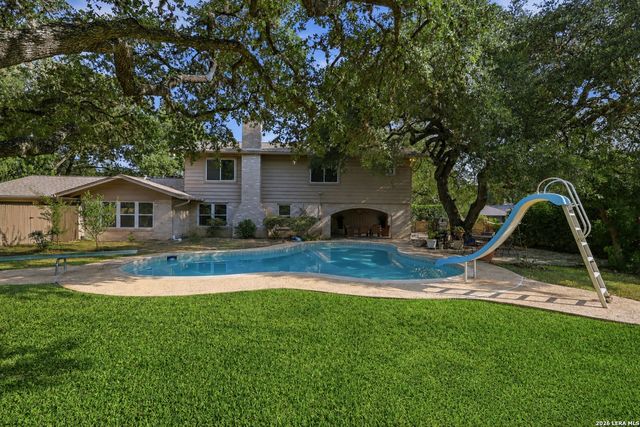 108 Sir Arthur Ct, Castle Hills, TX 78213