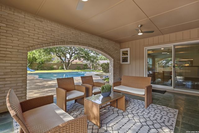 108 Sir Arthur Ct, Castle Hills, TX 78213