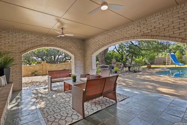 108 Sir Arthur Ct, Castle Hills, TX 78213
