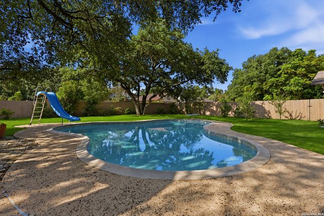 108 Sir Arthur Ct, Castle Hills, TX 78213