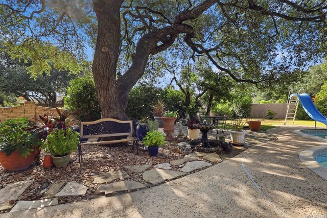 108 Sir Arthur Ct, Castle Hills, TX 78213