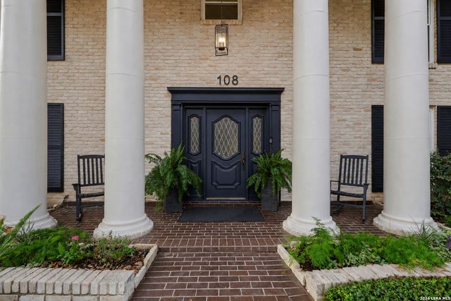 108 Sir Arthur Ct, Castle Hills, TX 78213