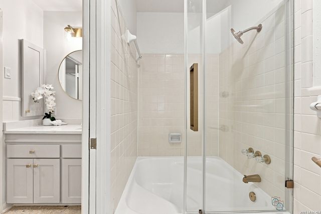 108 Sir Arthur Ct, Castle Hills, TX 78213