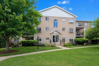 466 S President Street 304, Carol Stream, IL 60188