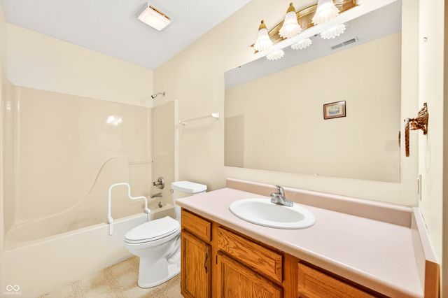 631 N Shore Boulevard, Franklin, IN 46131