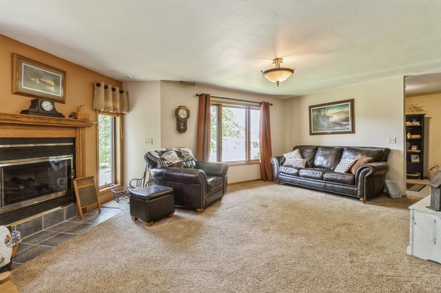 1460 South Shore Drive, Knoxville, IA 50138