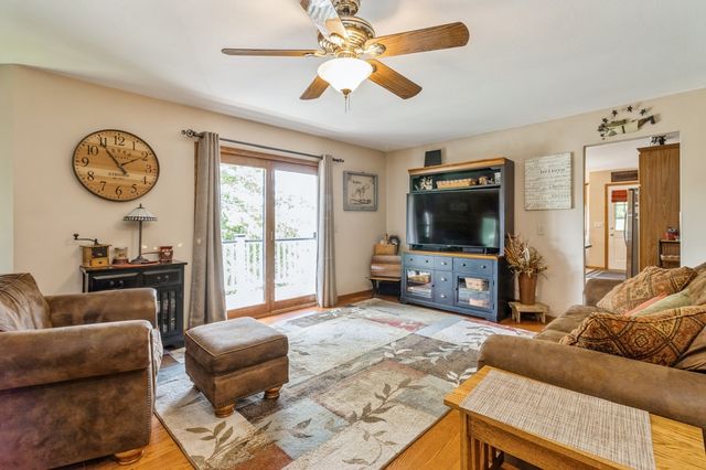 1460 South Shore Drive, Knoxville, IA 50138