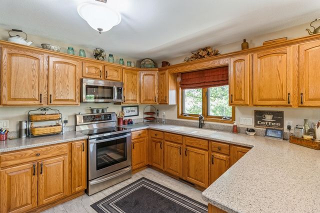 1460 South Shore Drive, Knoxville, IA 50138