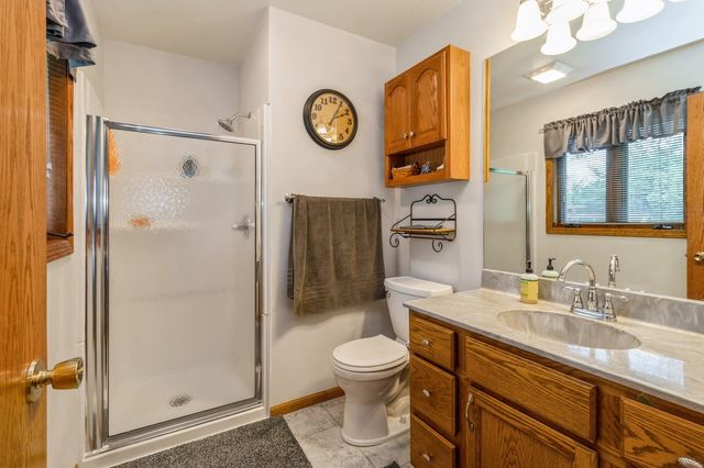 1460 South Shore Drive, Knoxville, IA 50138