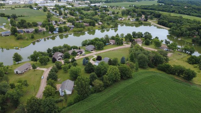 1460 South Shore Drive, Knoxville, IA 50138