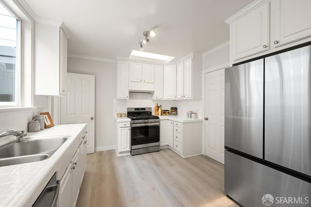 2579 18th Avenue, San Francisco, CA 94116