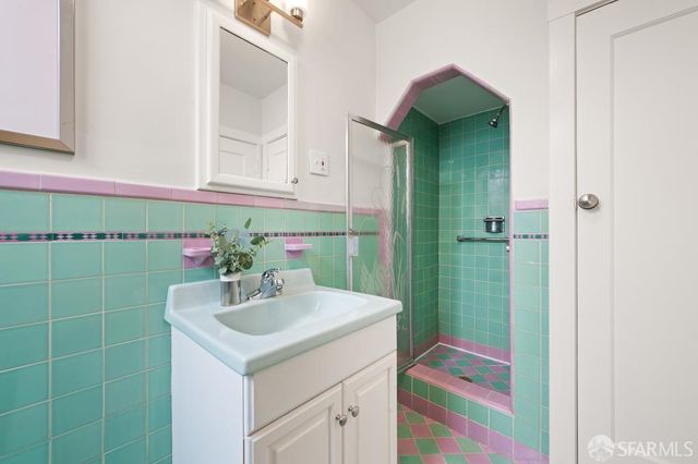 2579 18th Avenue, San Francisco, CA 94116