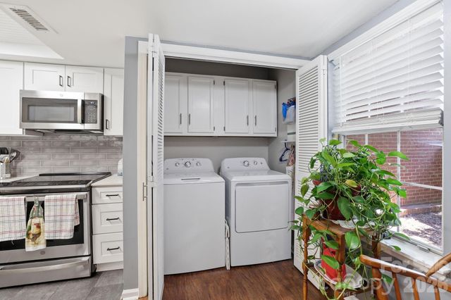 9319 S Vicksburg Park Court, Charlotte, NC 28210