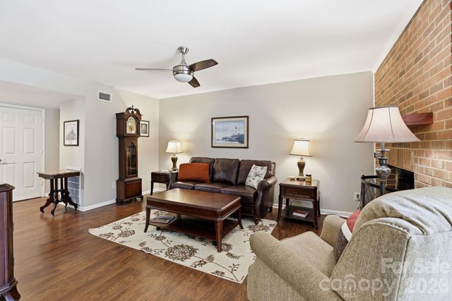9319 S Vicksburg Park Court, Charlotte, NC 28210