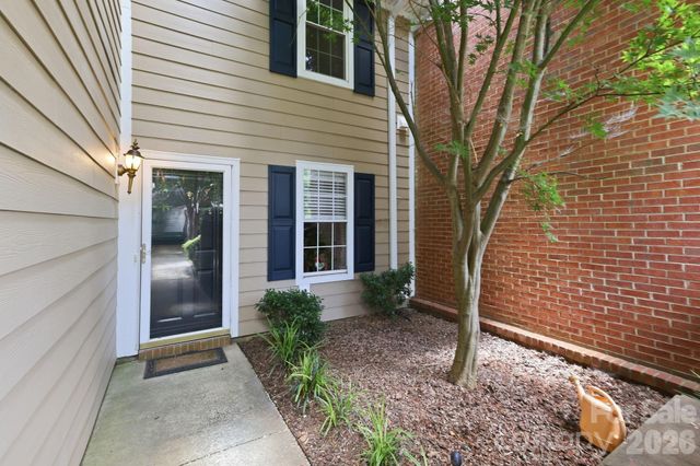 9319 S Vicksburg Park Court, Charlotte, NC 28210