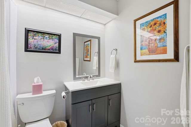 9319 S Vicksburg Park Court, Charlotte, NC 28210