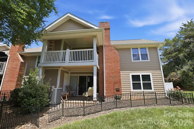 9319 S Vicksburg Park Court, Charlotte, NC 28210