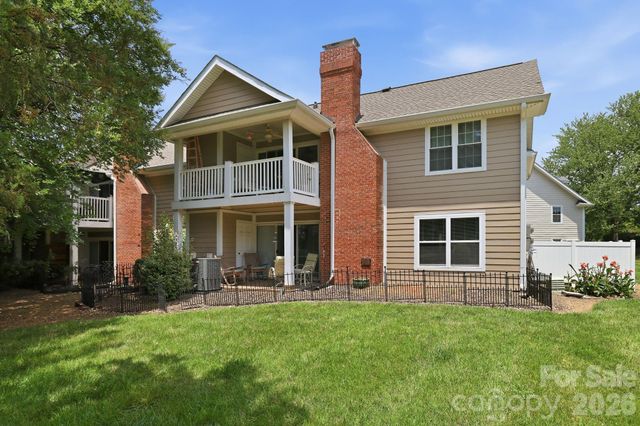 9319 S Vicksburg Park Court, Charlotte, NC 28210