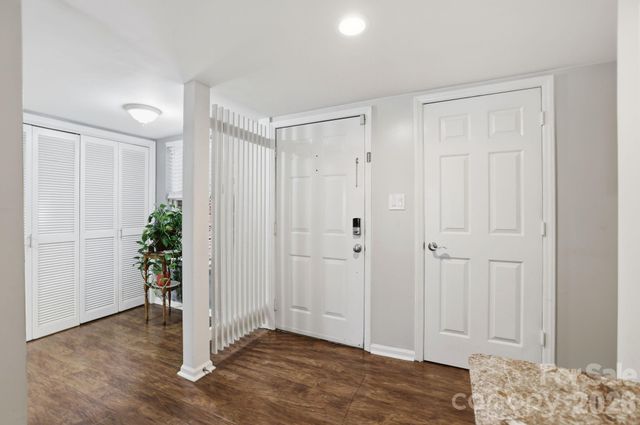 9319 S Vicksburg Park Court, Charlotte, NC 28210