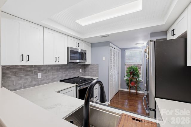 9319 S Vicksburg Park Court, Charlotte, NC 28210