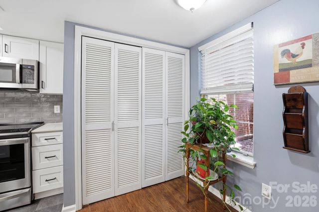 9319 S Vicksburg Park Court, Charlotte, NC 28210