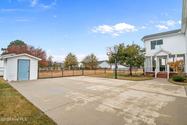 1370 Hope Drive, Greenville, NC 27858