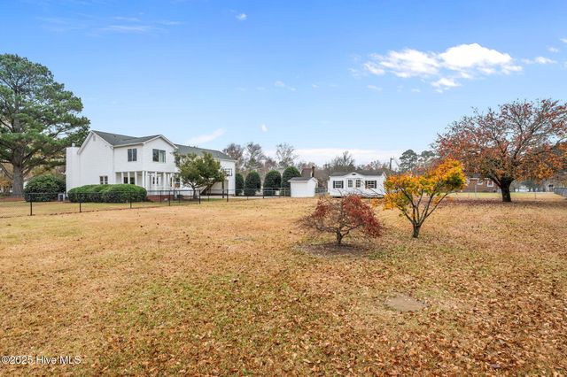 1370 Hope Drive, Greenville, NC 27858