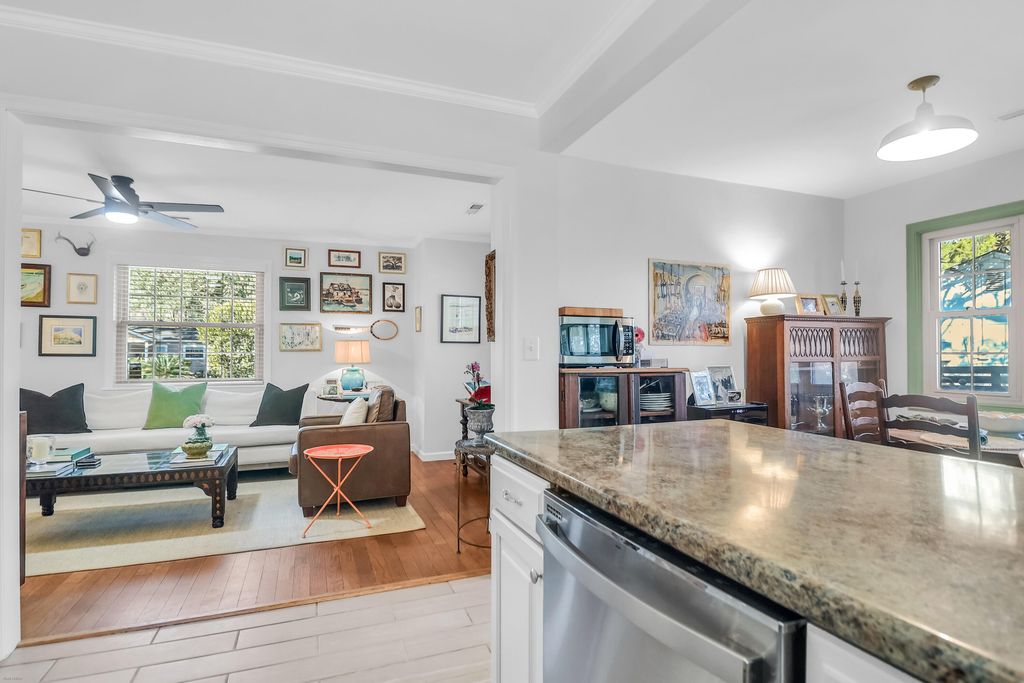 Image 21 of property listing at 38 Anita Drive, Charleston, SC 29407