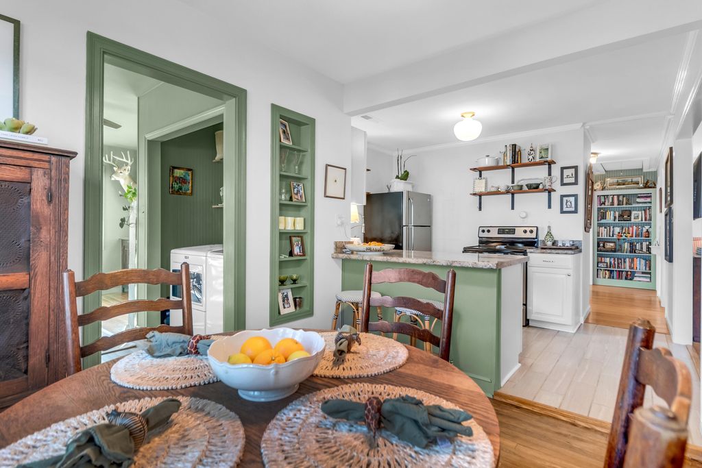 Image 25 of property listing at 38 Anita Drive, Charleston, SC 29407