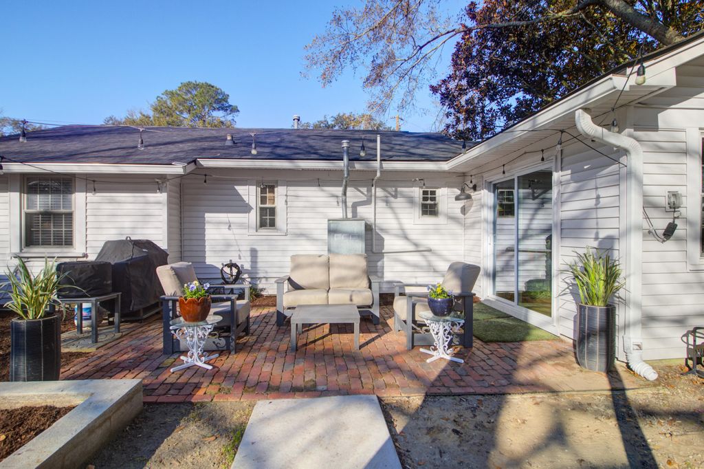 Image 32 of property listing at 38 Anita Drive, Charleston, SC 29407