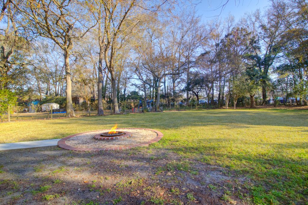 Image 34 of property listing at 38 Anita Drive, Charleston, SC 29407