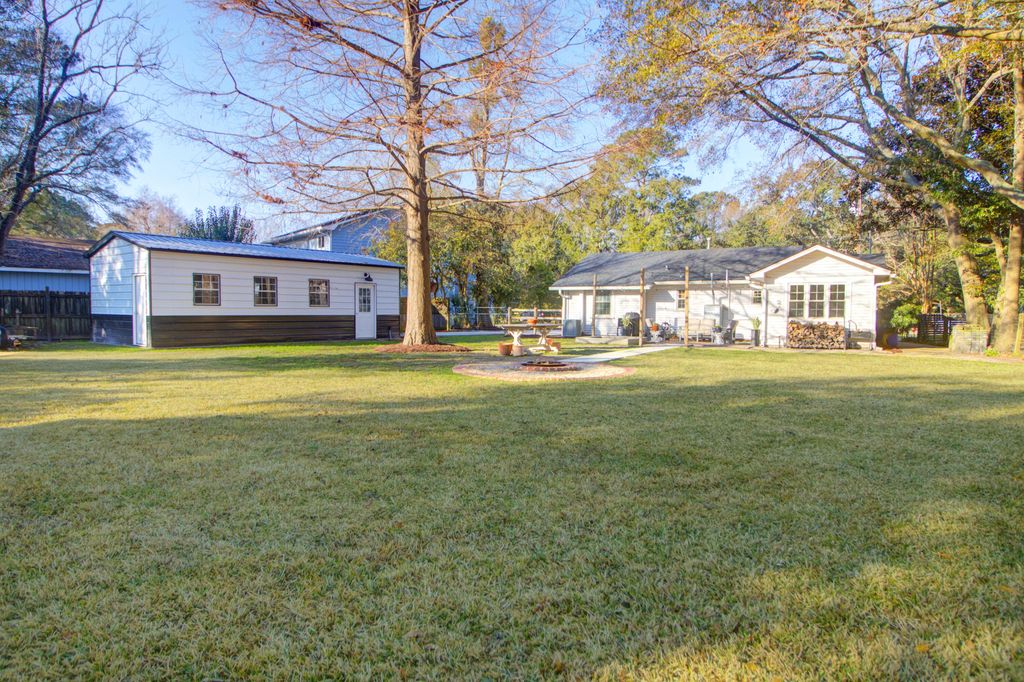 Image 35 of property listing at 38 Anita Drive, Charleston, SC 29407