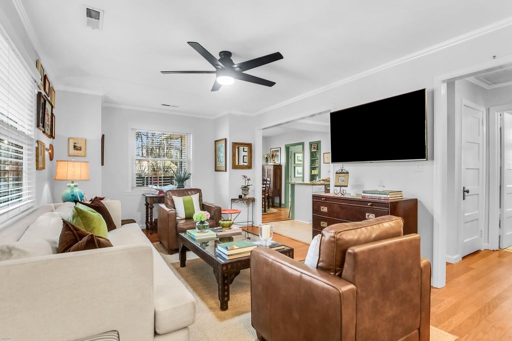 Image 6 of property listing at 38 Anita Drive, Charleston, SC 29407