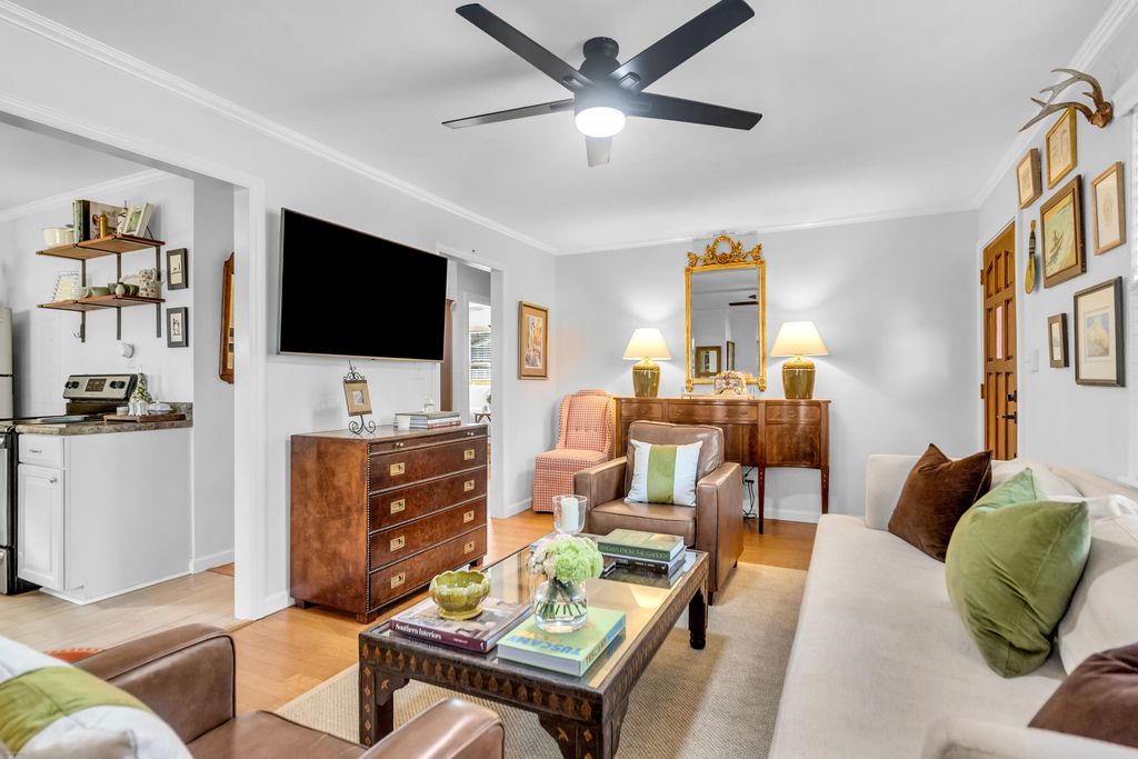 Image 8 of property listing at 38 Anita Drive, Charleston, SC 29407