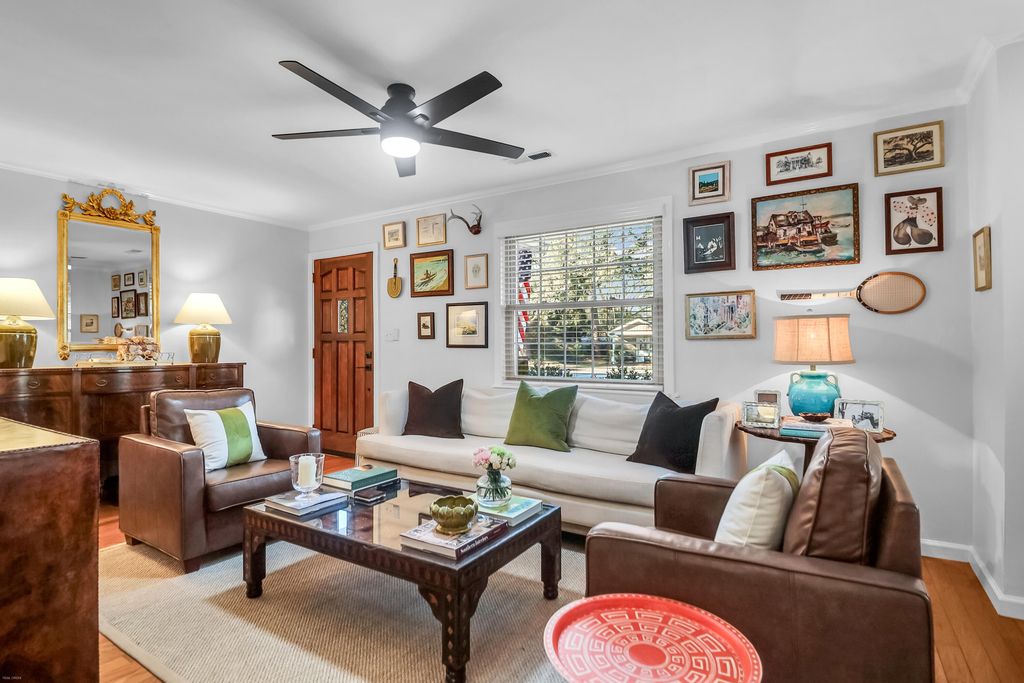 Image 9 of property listing at 38 Anita Drive, Charleston, SC 29407