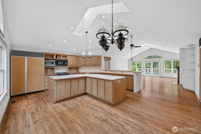 200 Lilac Drive, Mount Vernon, WA 98273