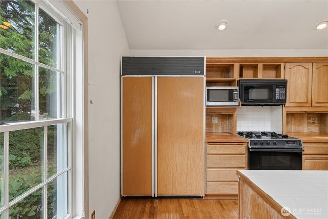 200 Lilac Drive, Mount Vernon, WA 98273