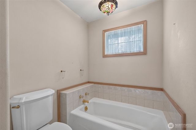 200 Lilac Drive, Mount Vernon, WA 98273