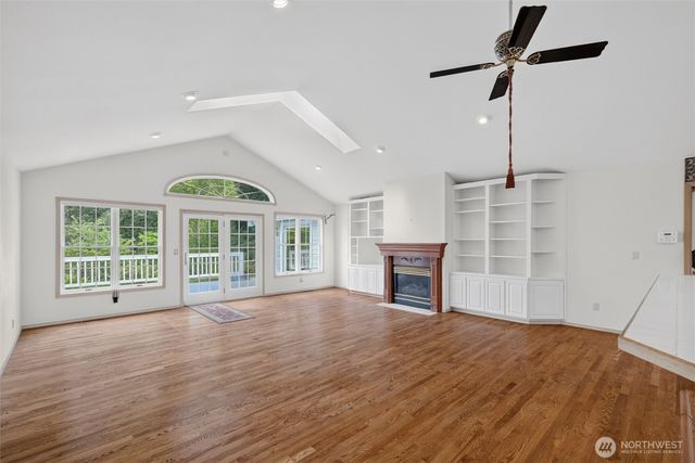 200 Lilac Drive, Mount Vernon, WA 98273