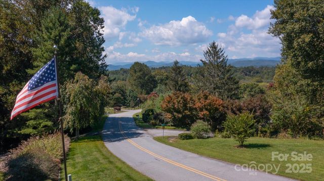 168 Mountain Valley Drive, Hendersonville, NC 28739