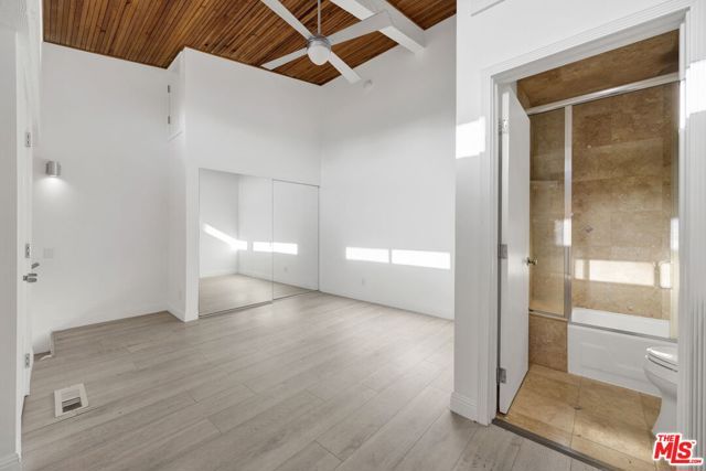 5460 White Oak Avenue G305, Encino (los Angeles), CA 91316