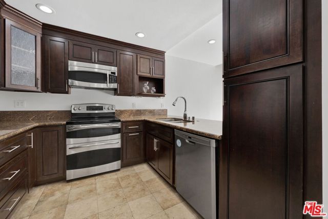 5460 White Oak Avenue G305, Encino (los Angeles), CA 91316