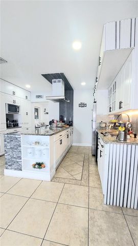 2145 SW 76th Ave, Miami, FL 33155