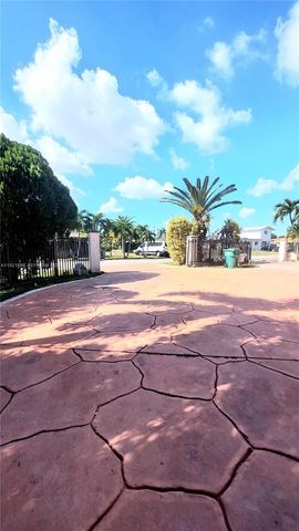 2145 SW 76th Ave, Miami, FL 33155