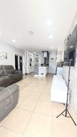 2145 SW 76th Ave, Miami, FL 33155