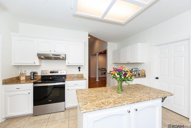 407 Gleason St, Brusly, LA 70719